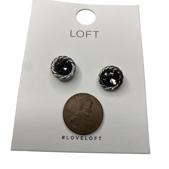 Loft Silver and Blackish color stone earrings 🆕 - Picture 4 of 4